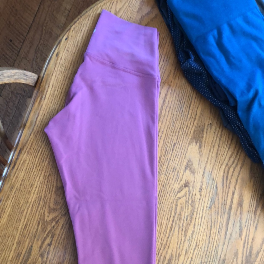 Pretty pink ankle length Wunder Unders in very good condition, no pilling.